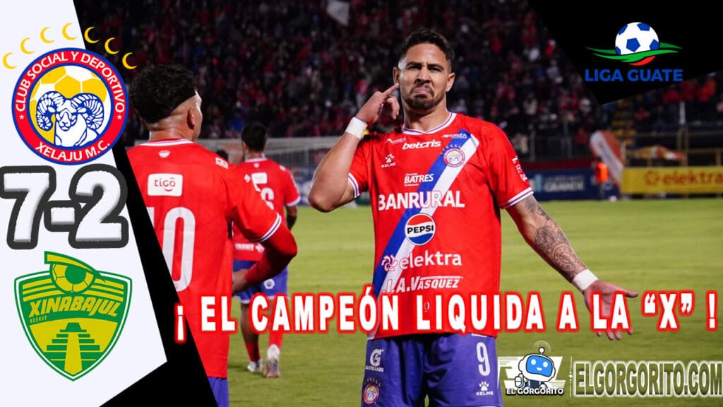 Partido Xelajú vs Xinabajul: Celebración de los jugadores de Xelajú tras anotar uno de los siete goles en el estadio Mario Camposeco.