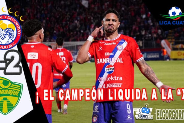 Partido Xelajú vs Xinabajul: Celebración de los jugadores de Xelajú tras anotar uno de los siete goles en el estadio Mario Camposeco.